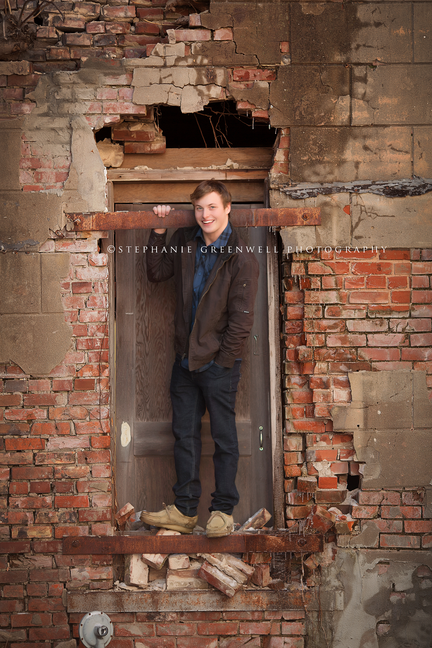 coppage ellis senior boy armorel high school brick wall urban southeast missouri photographer stephanie greenwell