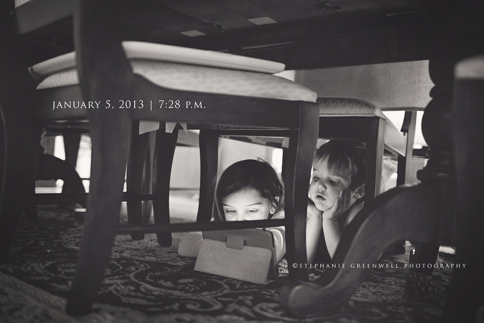 kids under table watching movie kindle fire stephanie greenwell child photographer