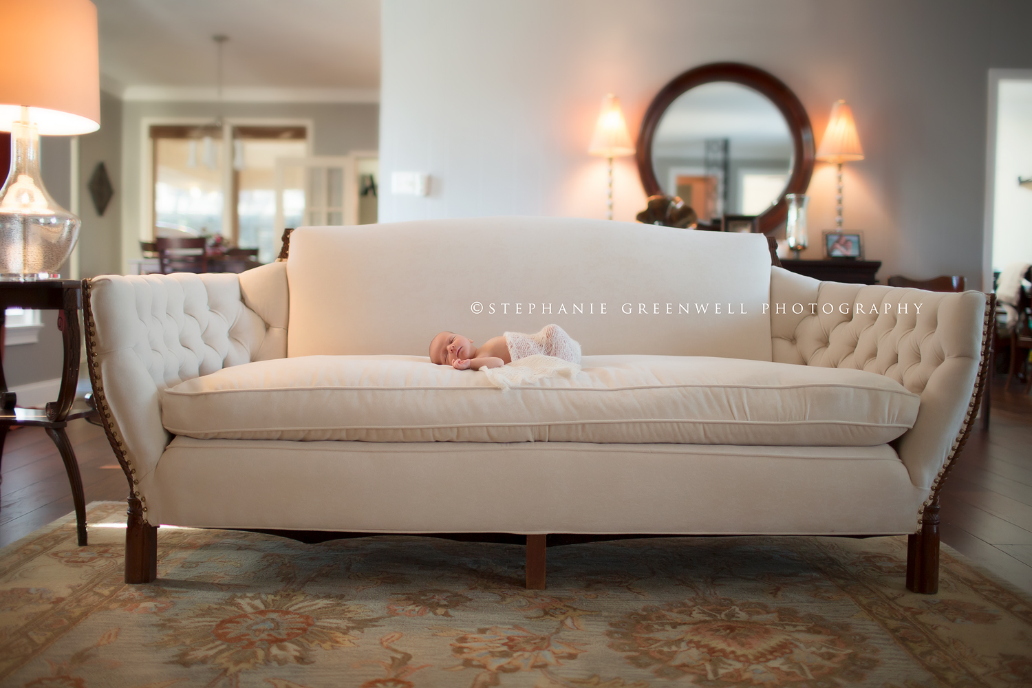 newborn vintage antique sofa lifestyle banks memphis tennessee newborn photographer stephanie greenwell