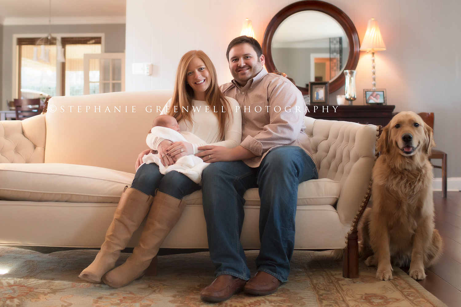 family newborn vintage antique sofa lifestyle banks memphis tennessee newborn photographer stephanie greenwell