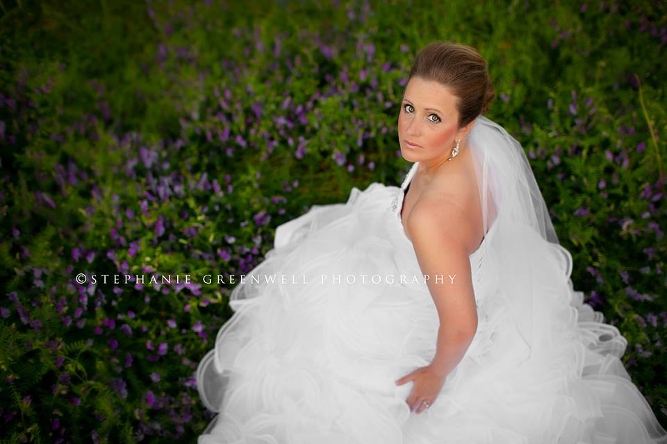 bridal field purple flowers leslie cartee southeast missouri wedding photographer stephanie greenwell